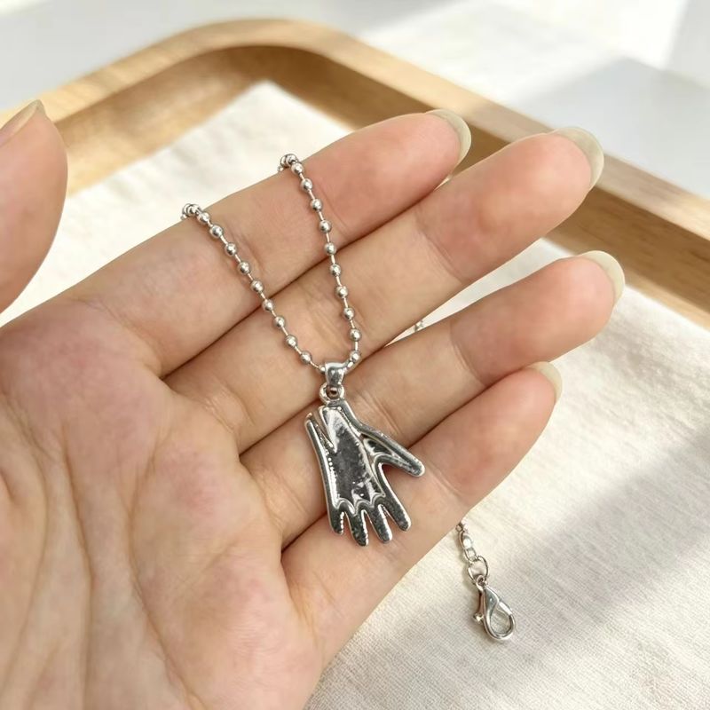 Volledig met diamanten bezette - Anime Pendant Necklace recensie en prijs